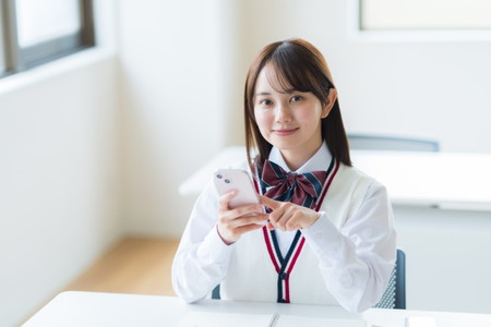 高校生でもクレジットカードを作れる条件とは?