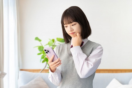 17歳の高校生が持てるクレジットカードってあるの?