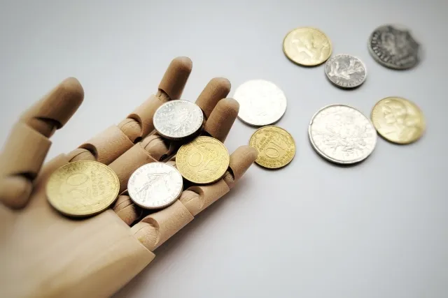 お金が貯まらない